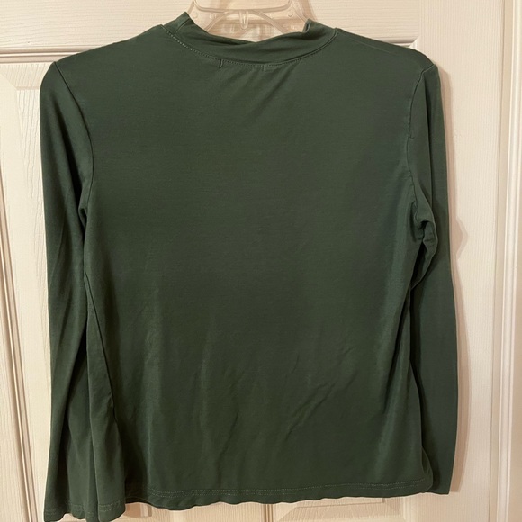 Women’s Long Sleeve Slim Fit Turtleneck Basic Layering T-Shirt - Picture 5 of 7